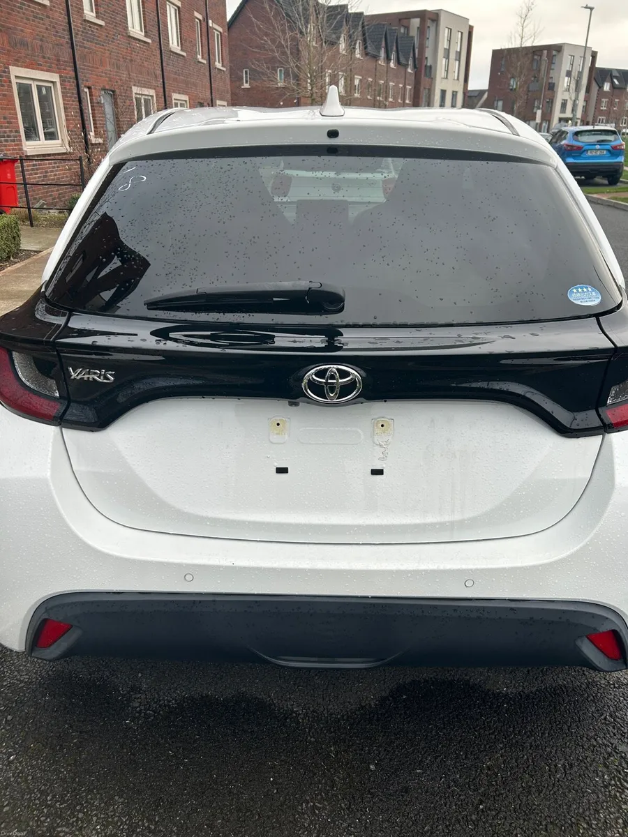 Toyota Yaris - Image 2