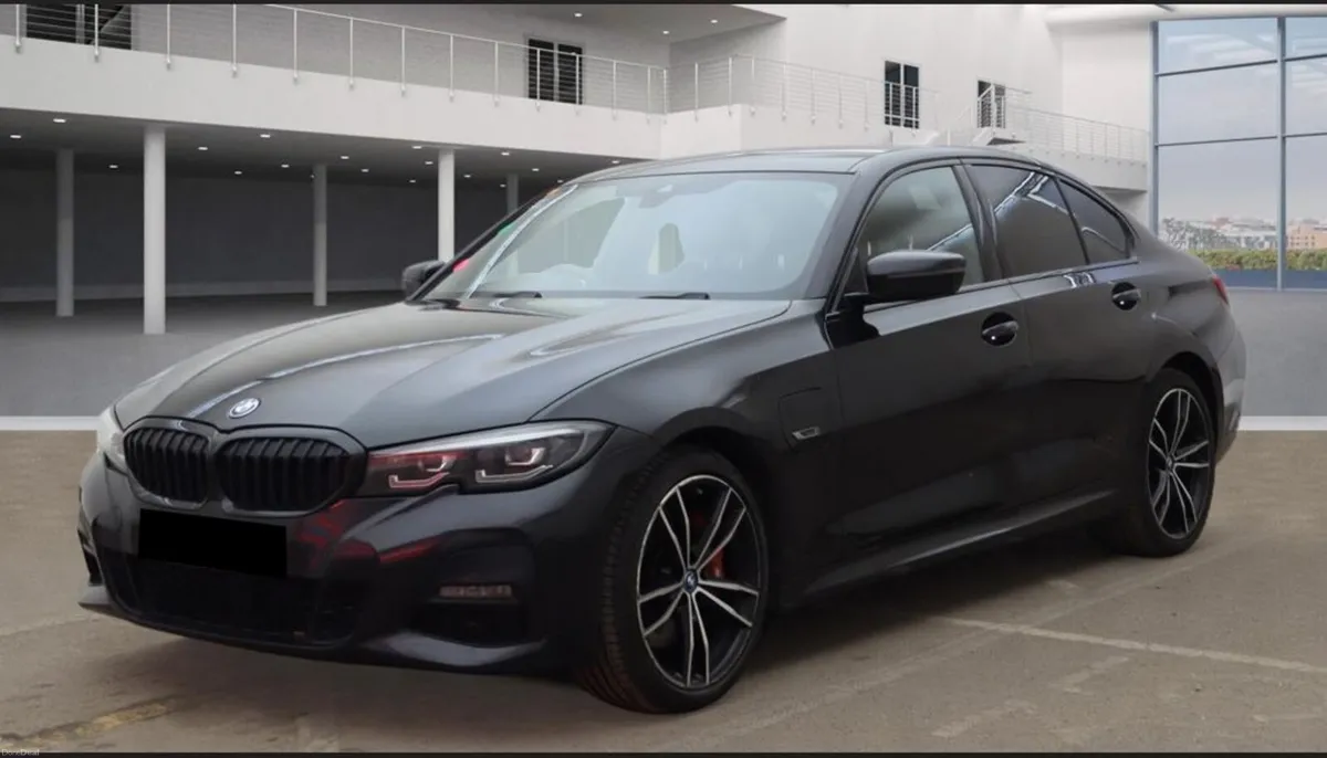 BMW 3 SERIES 330e M SPORT  292BHP / HIGH SPEC - Image 4