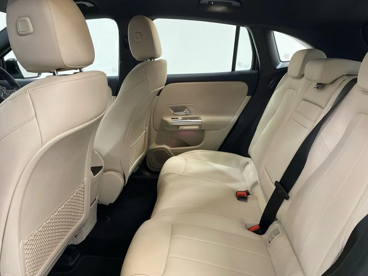 Mercedes-Benz EQA EQA 250+ PROGRESSIVE | Reversing - Image 4