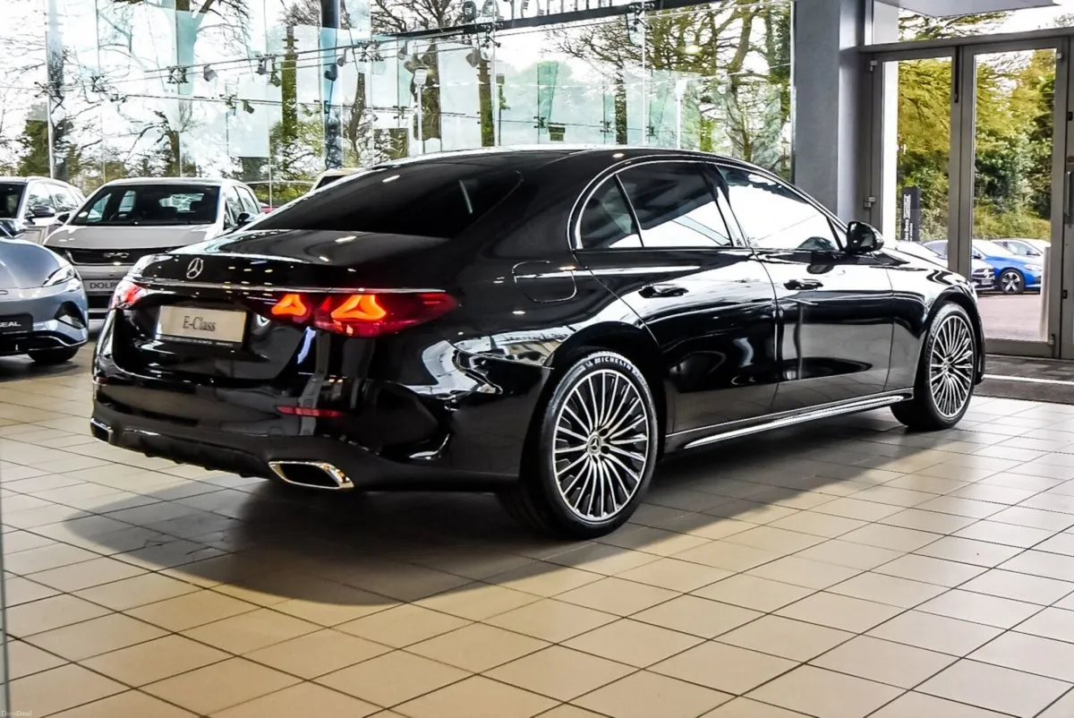 Mercedes-Benz E-Class Demo E300de AMG Night Pack 3 - Image 2
