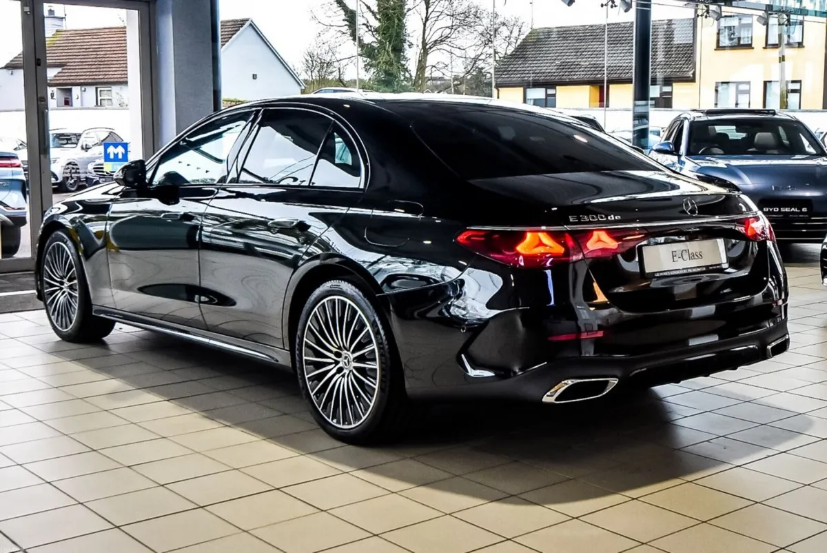 Mercedes-Benz E-Class Demo E300de AMG Night Pack 3 - Image 4