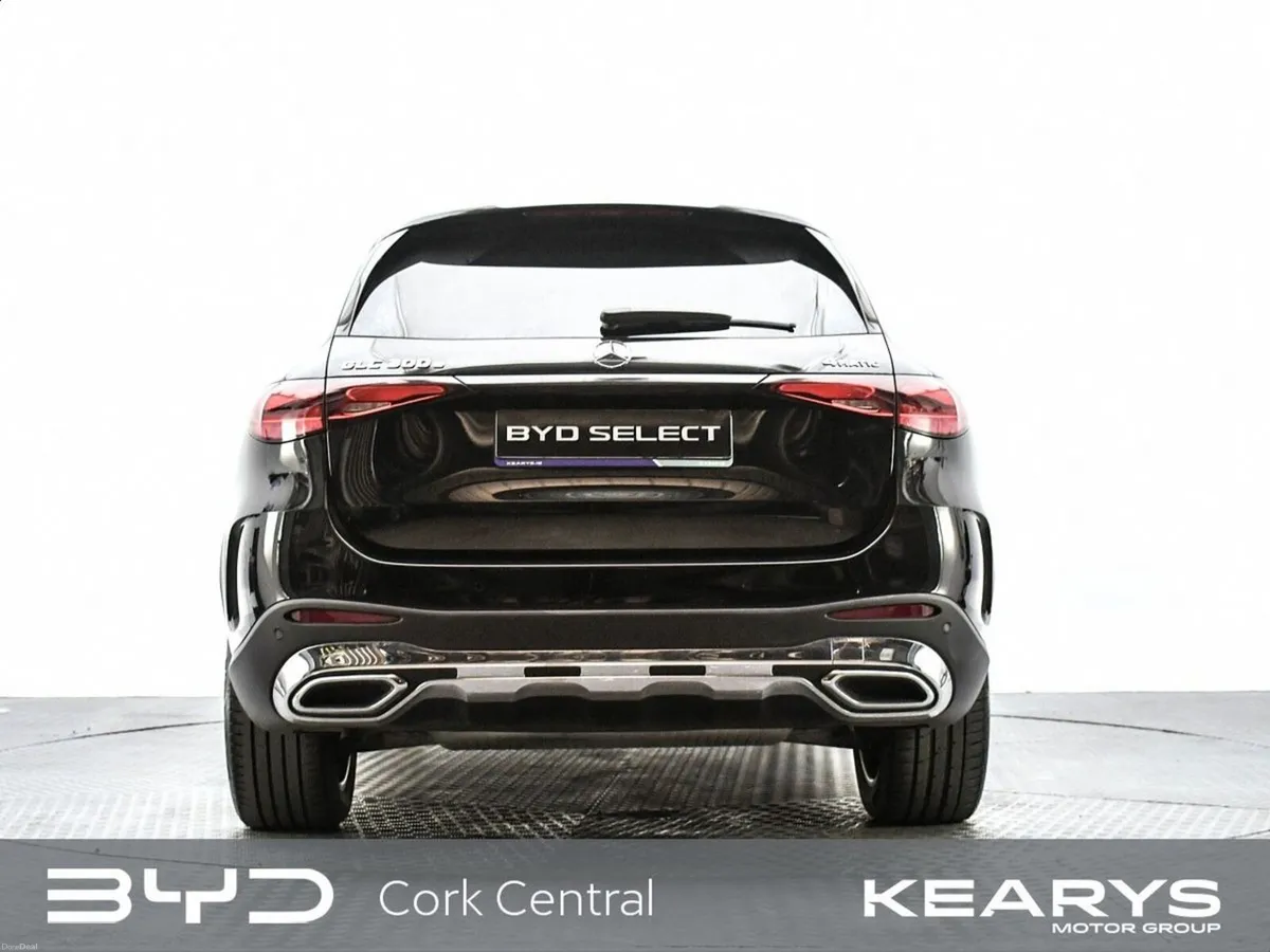 Mercedes-Benz GLC AMG PHEV Line 300e - Image 3