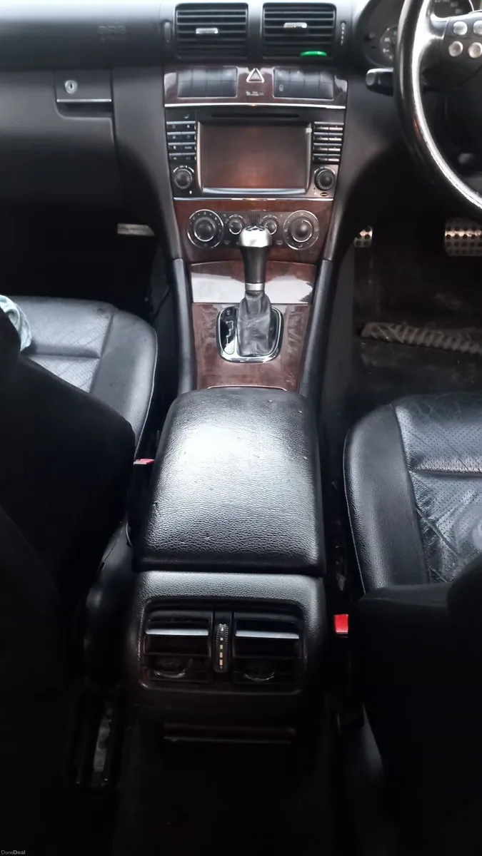 Mercedes-Benz C-Class 2005 - Image 3