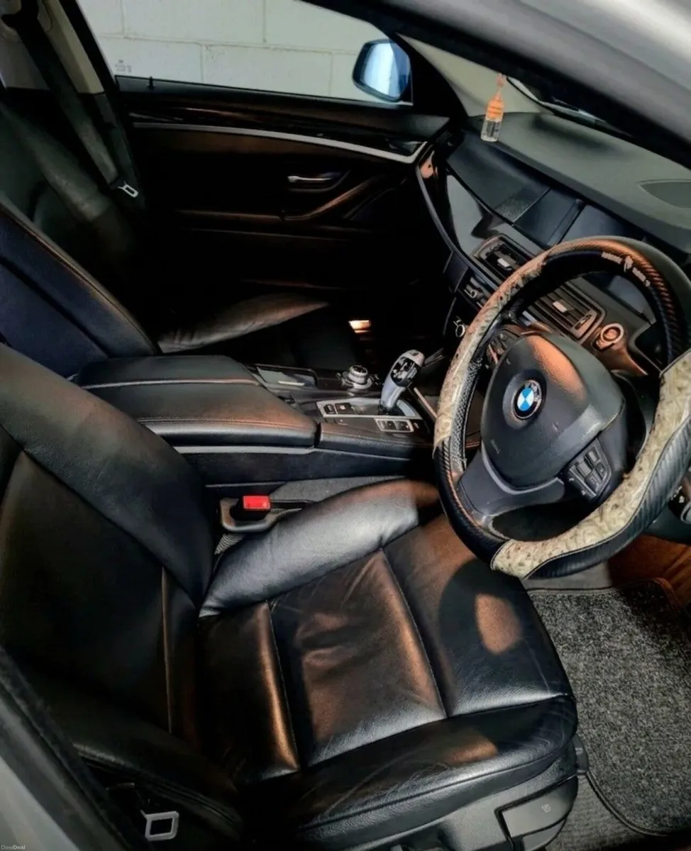 BMW 5-Series 2012 - Image 2