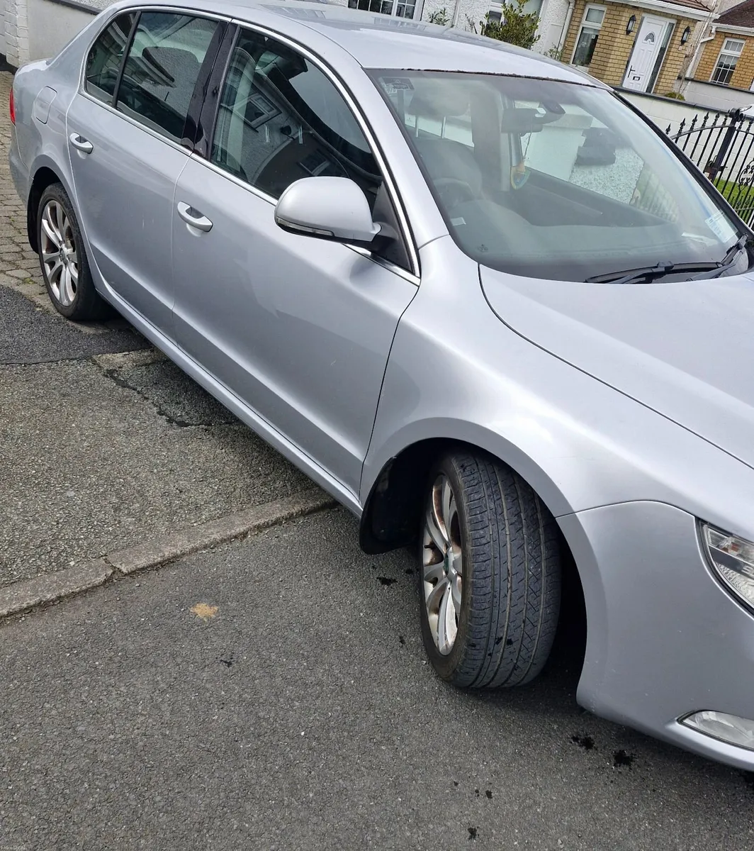 Skoda Superb 2011 - Image 2