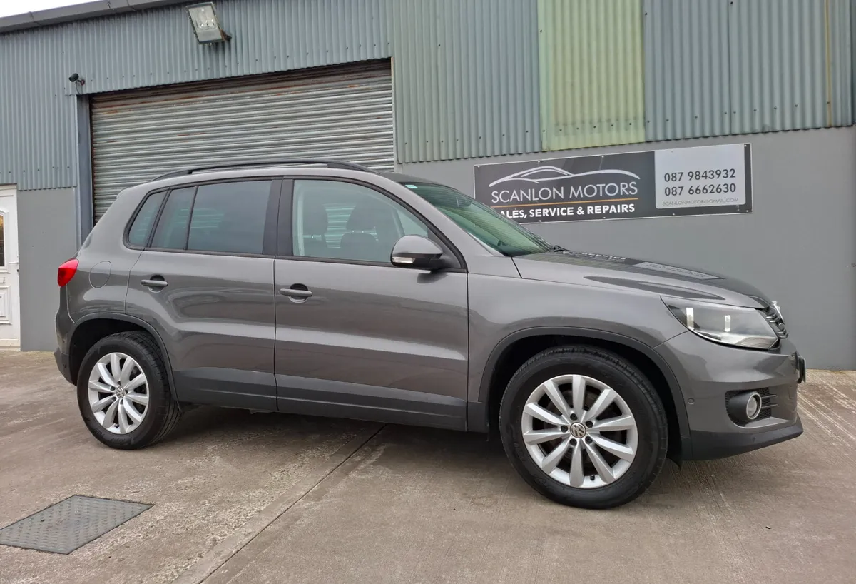 162 VOLKSWAGEN TIGUAN (ONLY 52,000KM) - Image 1
