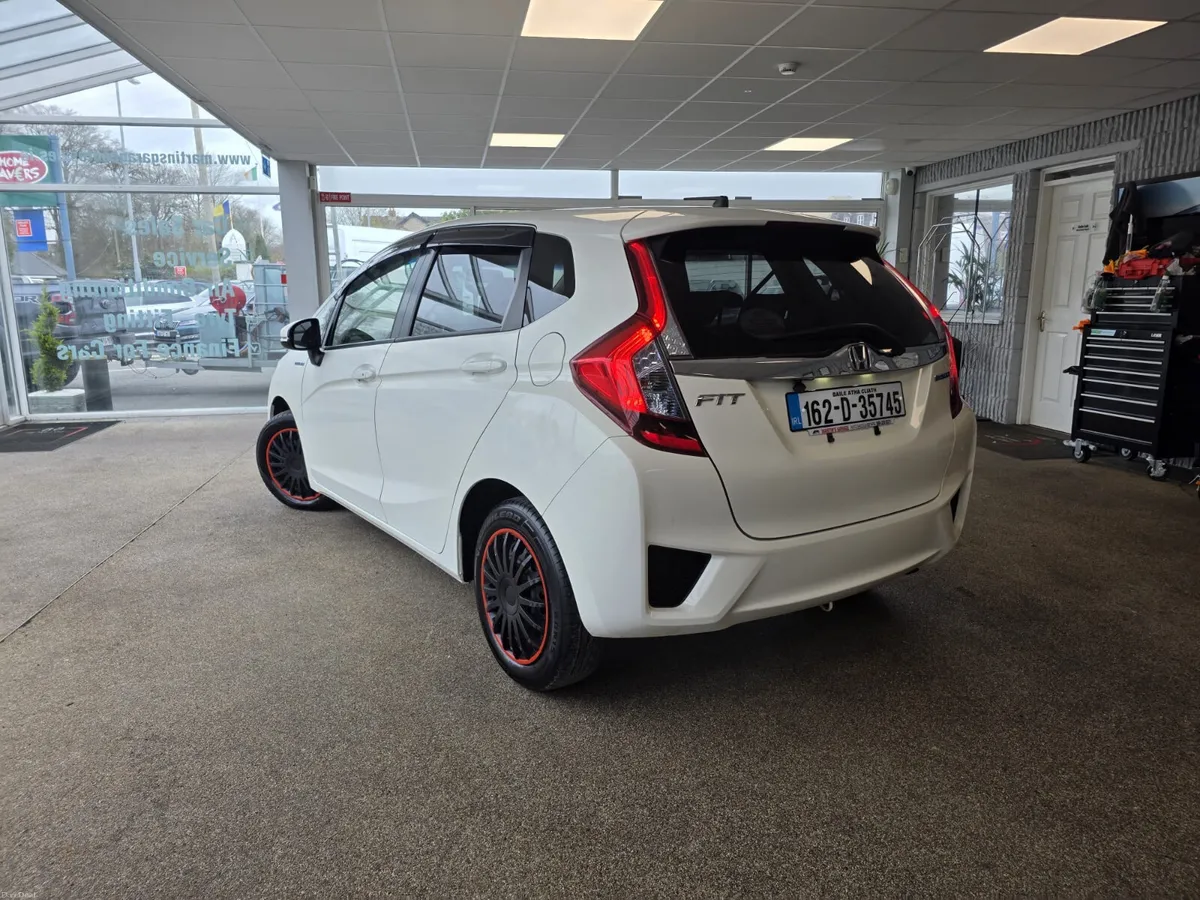 Honda Fit 1.5 Hybrid Automatic 2016 - Image 3