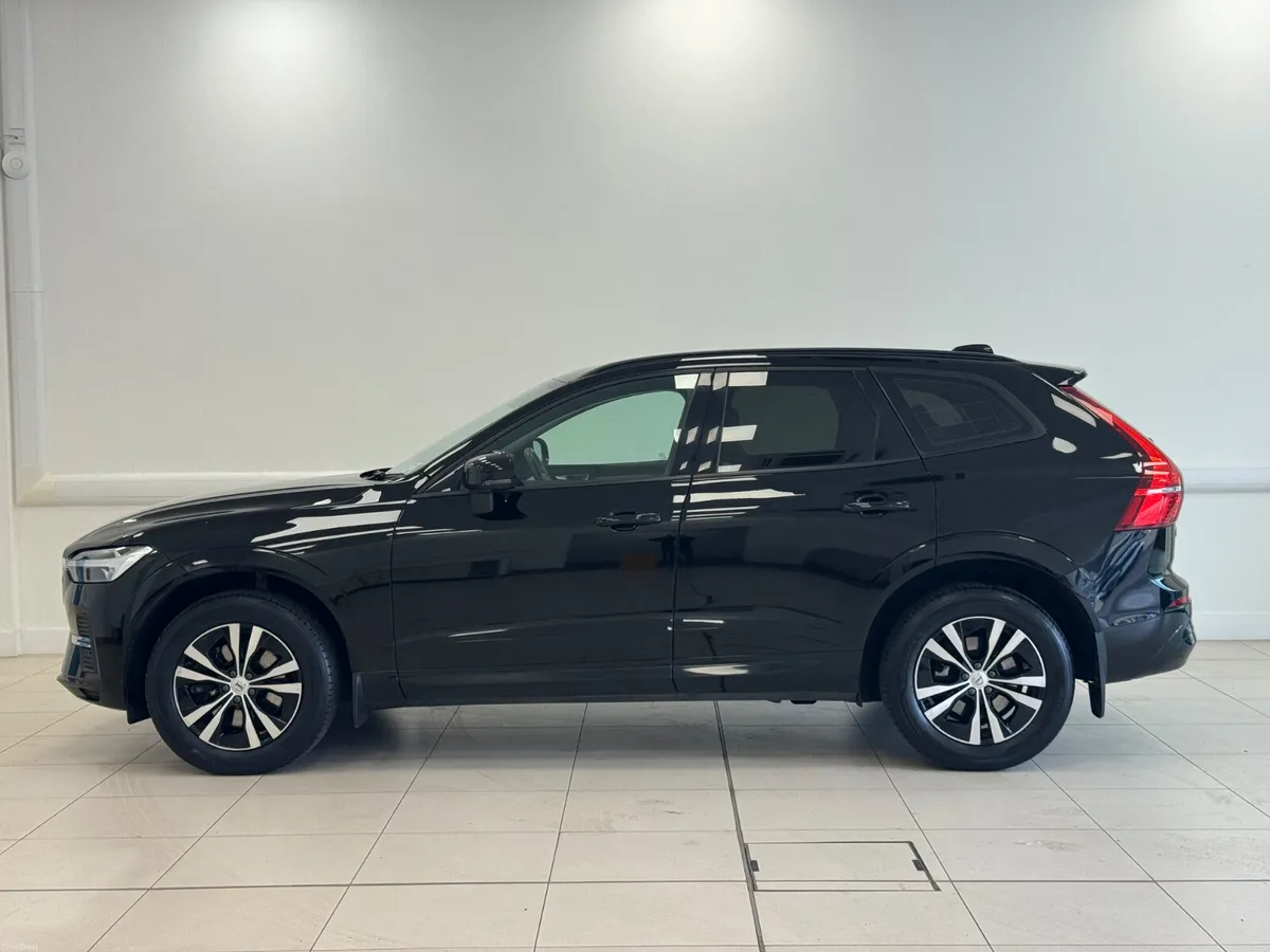 Volvo XC60 2022 - Image 4