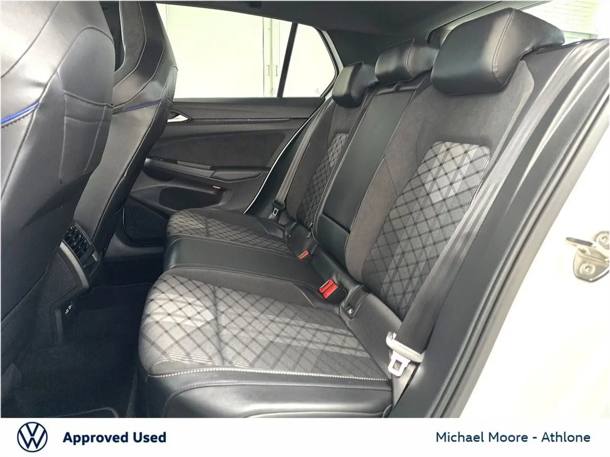 Volkswagen Golf GOLF R-LINE 2.0 TDI 150BHP (SunRoo - Image 6