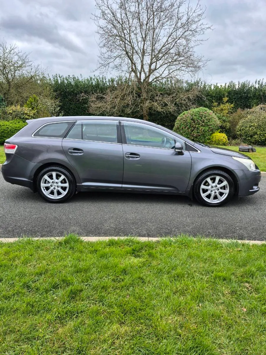 Toyota Avensis d4d 1 owner with fsh, irish car - Image 4