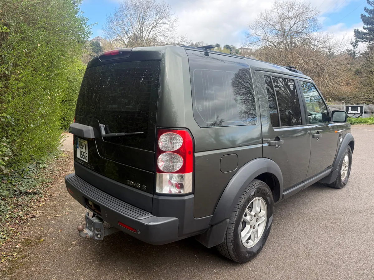 Land Rover Discovery 5 Seat CrewCab **READ AD** - Image 3