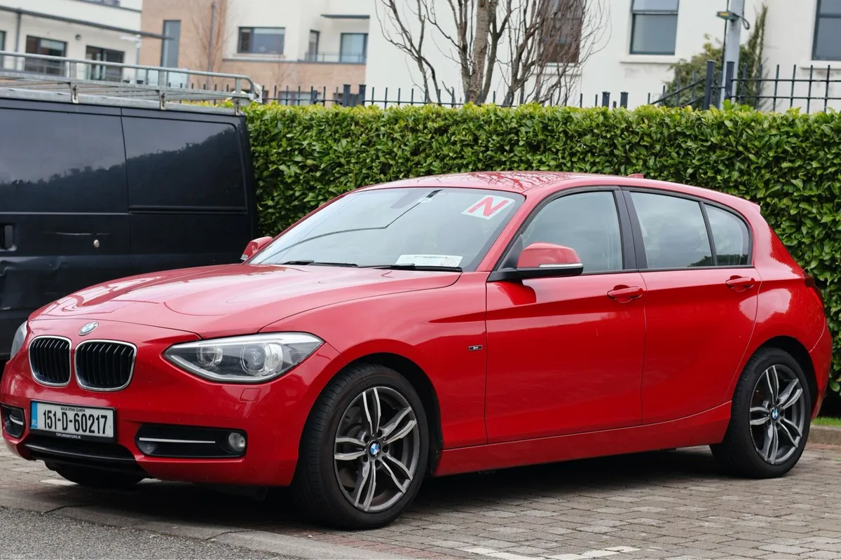BMW Series 1 Red - Image 3