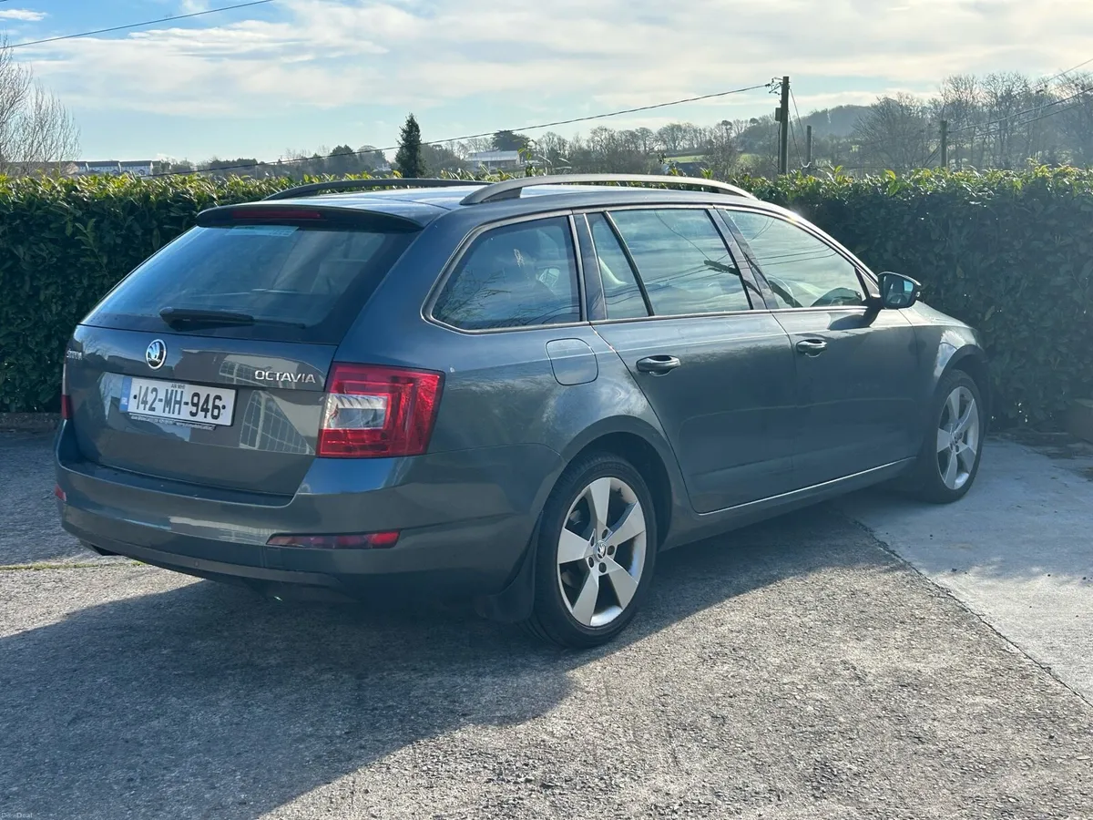 Skoda Octavia 1.6tdi DSG Estate - Image 4