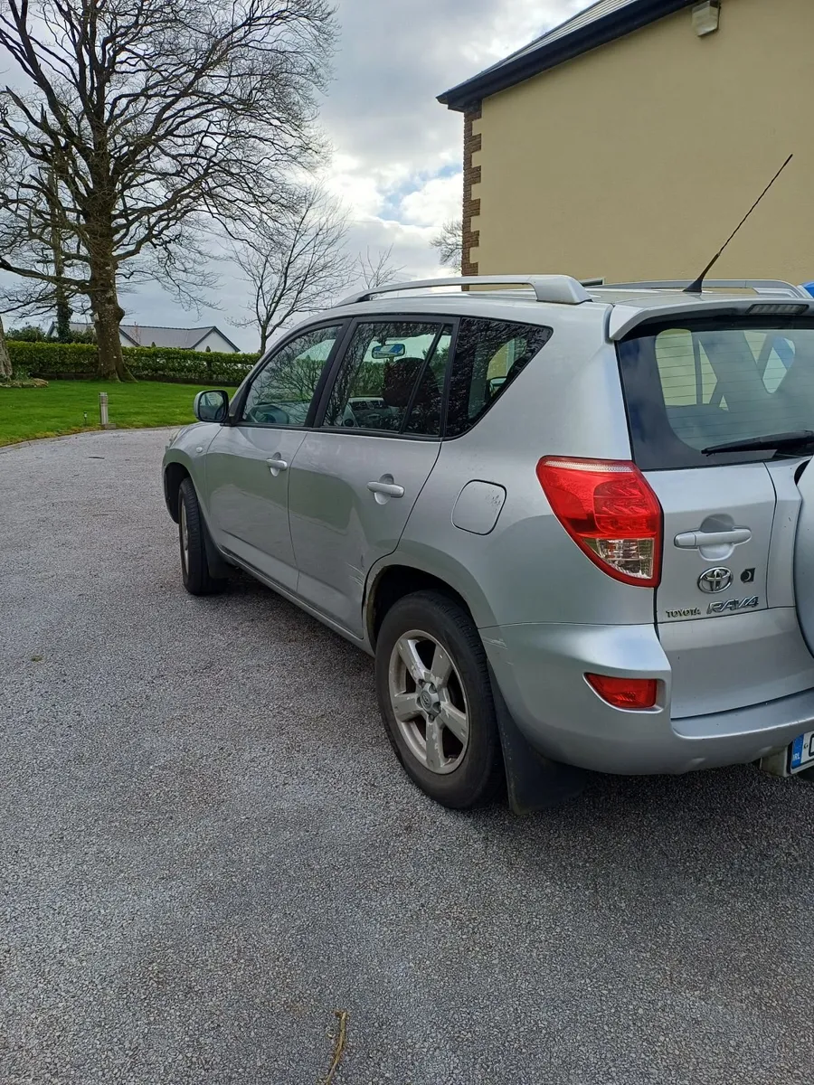Toyota RAV4 2007 - Image 2