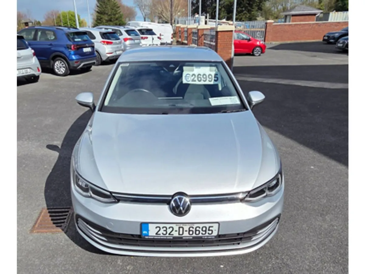 Volkswagen Golf LIFE 2.0 TDI 115HP 5DR - Image 1