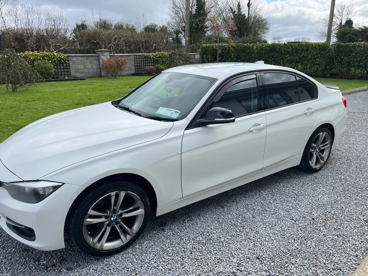 BMW 3-Series 2015 - Image 2