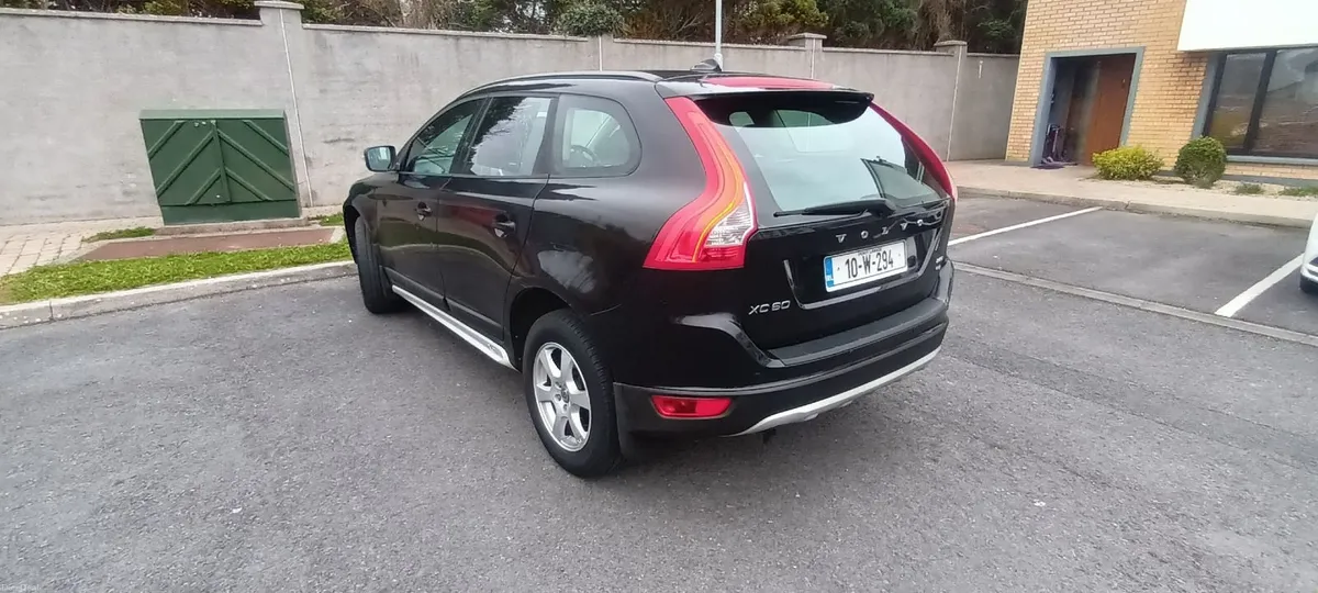 Volvo XC60 2010 - Image 2