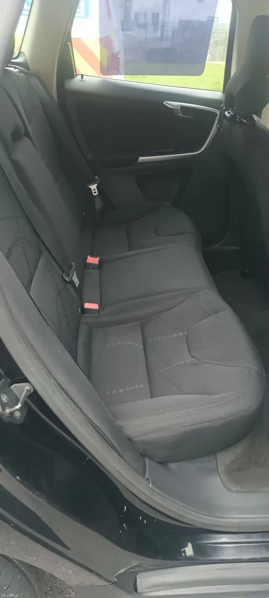 Volvo XC60 2010 - Image 3