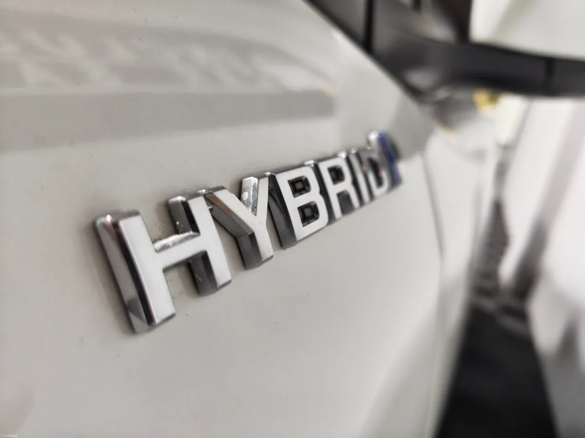 Toyota C-HR 2022 AUTO SOL SPEC HYBRID EXTRAS - Image 4