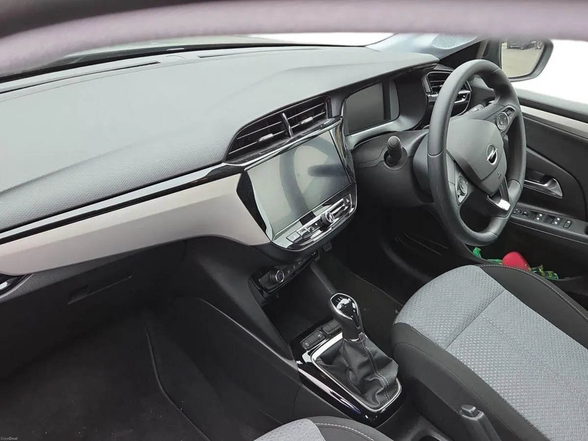 Opel Corsa Elegance 1.2i (75PS) S/S 5 Speed - Image 4