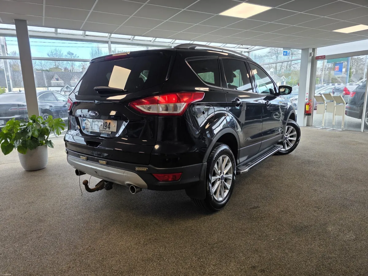 Ford Kuga  2.0 D AWD 4 Seats Commercial 2016 - Image 4