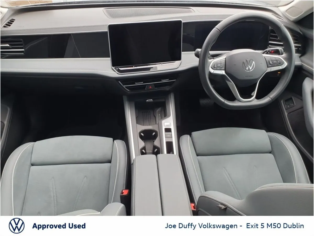 Volkswagen Passat Passat Life Phev - Image 3