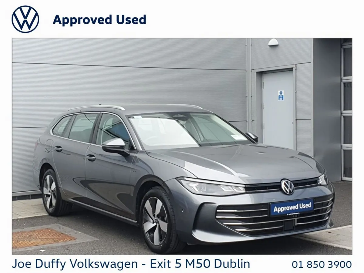 Volkswagen Passat Passat Life Phev - Image 1