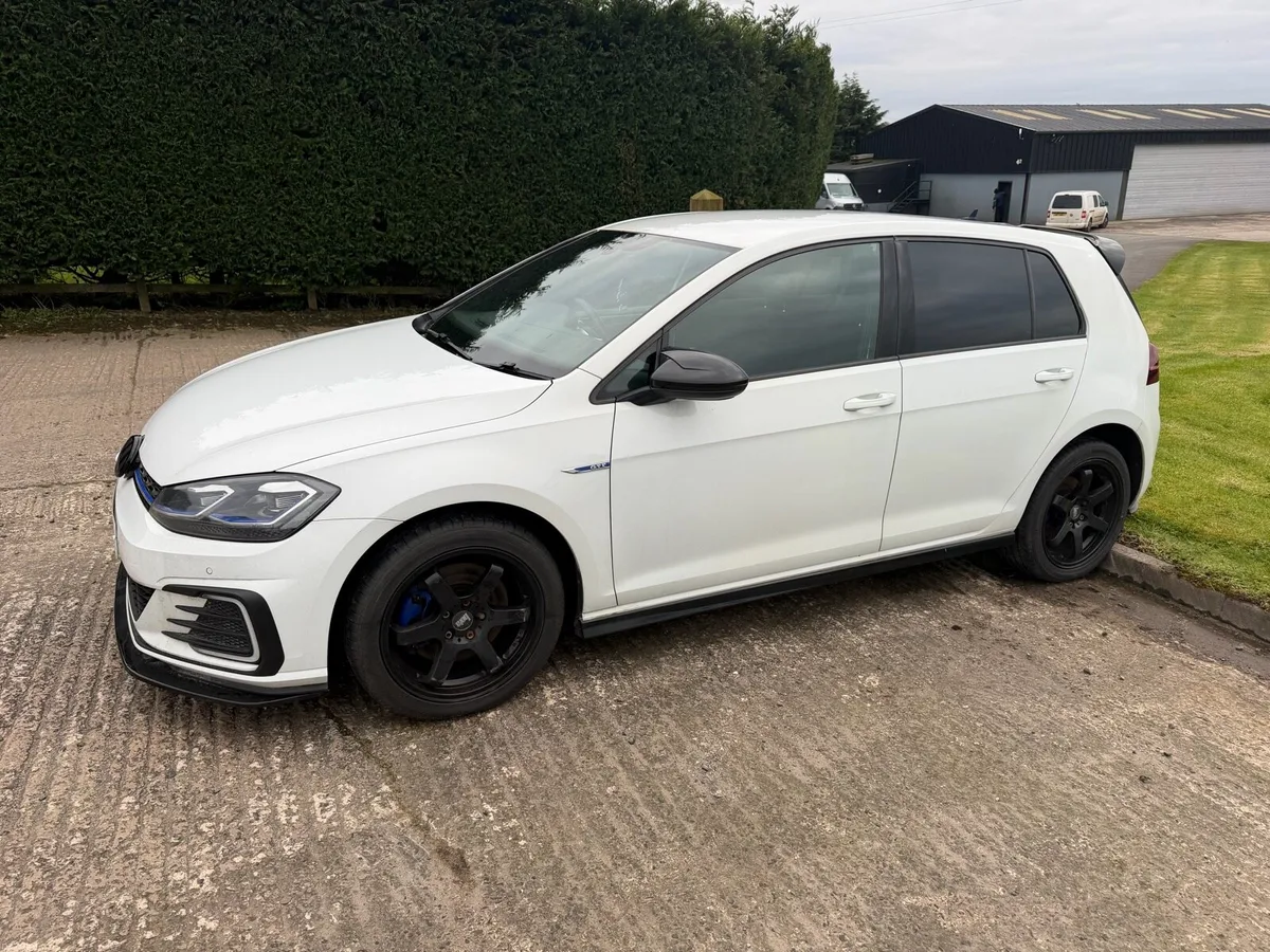 March 2017 Vw golf gte hybrid - Image 2