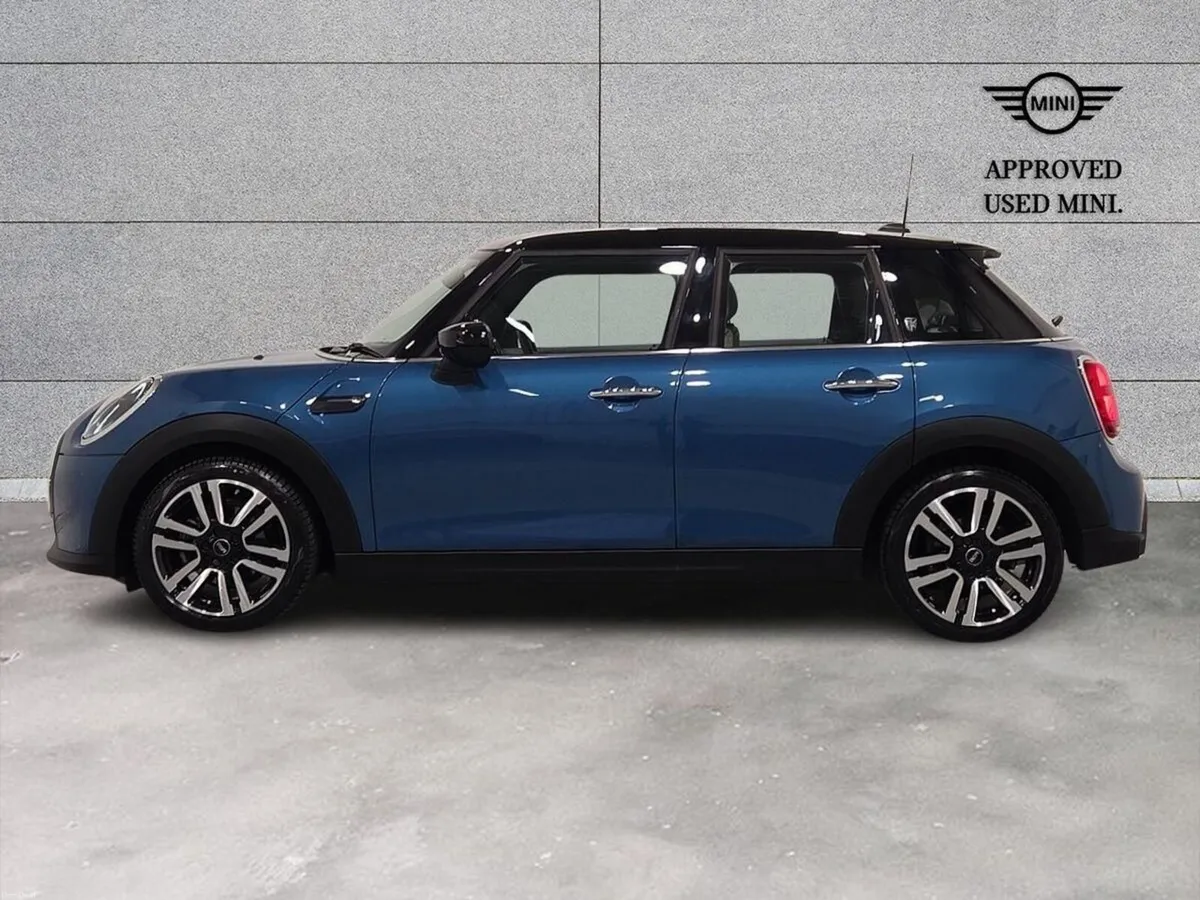 Mini Cooper 5-Door Cooper Exclusive - Image 3
