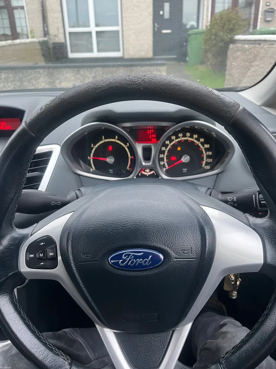 Ford Fiesta 2009 - Image 2