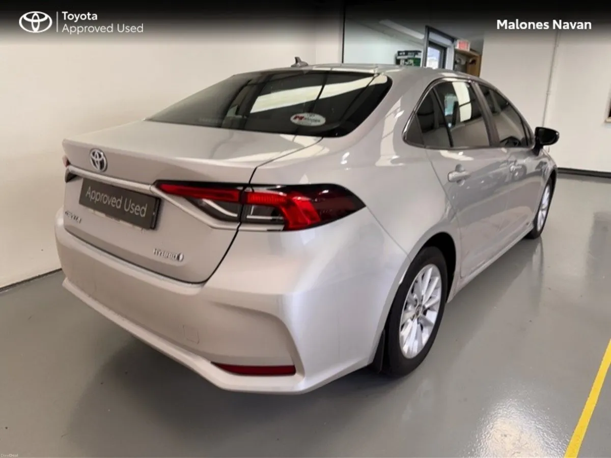 Toyota Corolla LUNA SAL 4DR AUTO HYBRID - Image 2