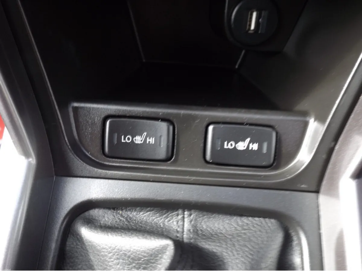 Hyundai Tucson IX35 EXECUTIVE 2WD 5DR - Image 2