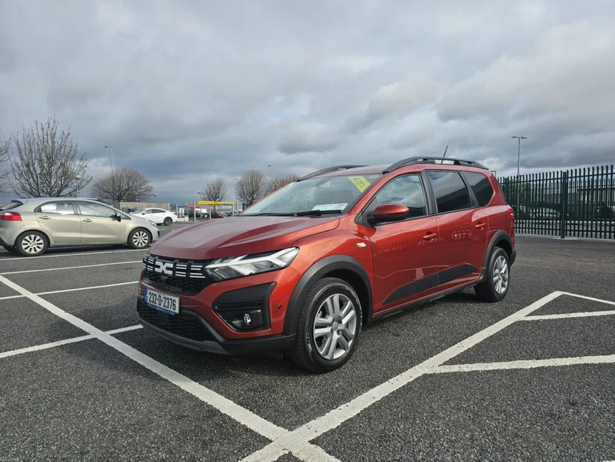 Dacia Jogger EXPRESSION MODEL, 7 SEATS, LOW MILEAG - Image 2