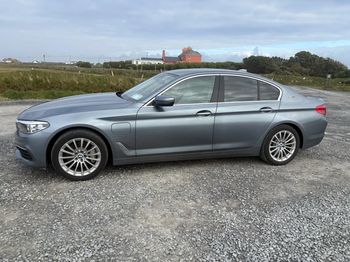 BMW 5-Series 2018 - Image 3