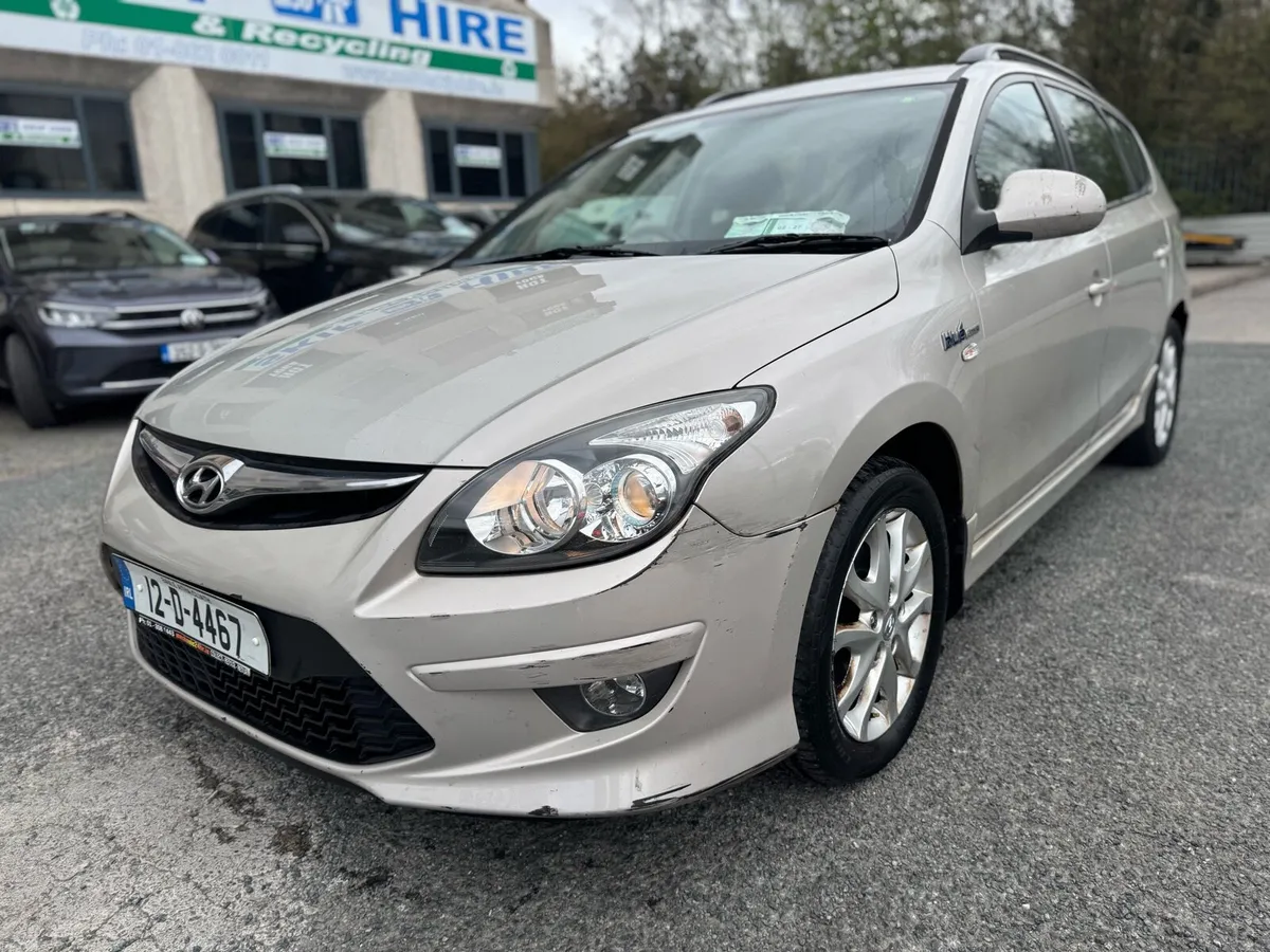 2012 Hyundai i30 estate - Image 2