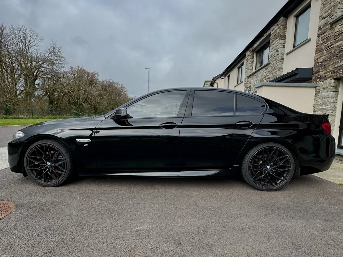 BMW 5 series 520d M Sport - Image 2