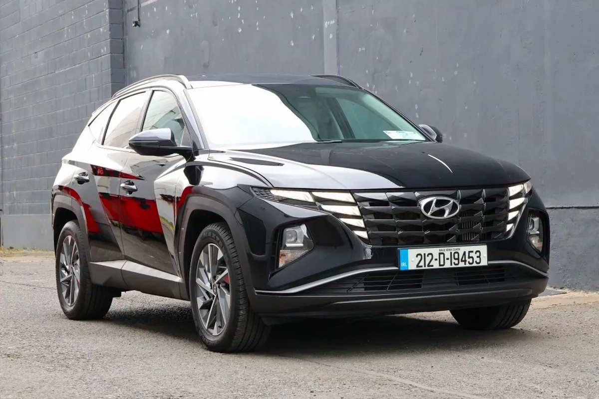 Hyundai Tucson 2WD Executive w.2 Tone Roof - Image 5