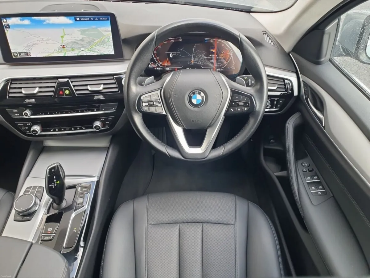 BMW 5-Series 520d SE - Image 5