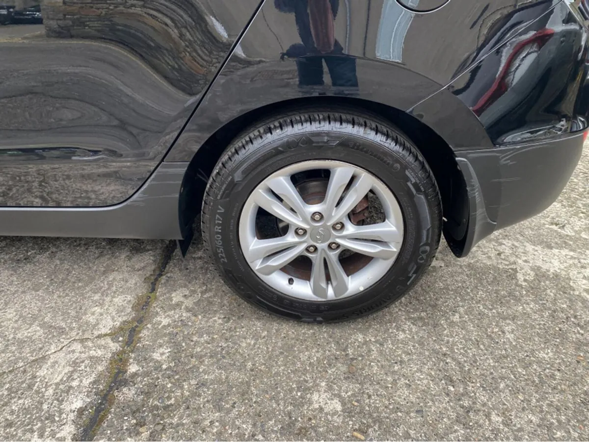 Hyundai ix35 1.7 D@ Waltons Garage Ranelagh - Image 4