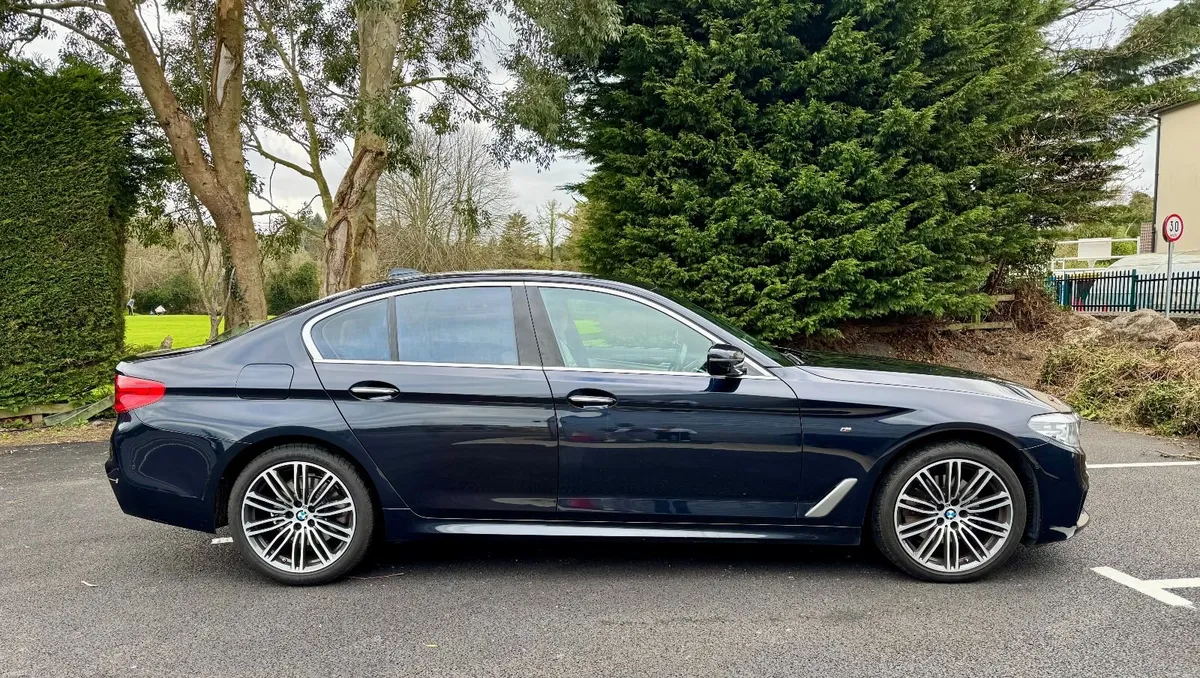 BMW 5-Series 2018 - Image 2