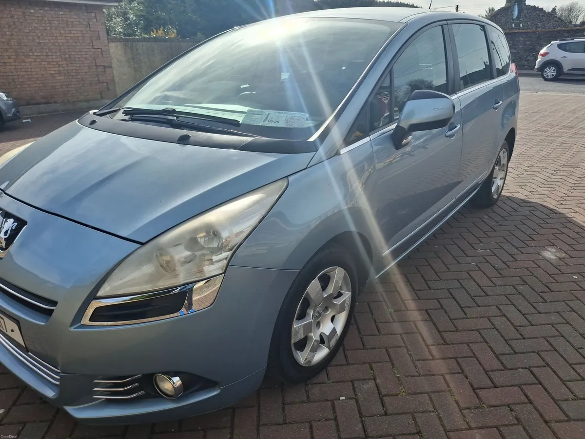 Peugeot 5008 2012 - Image 4