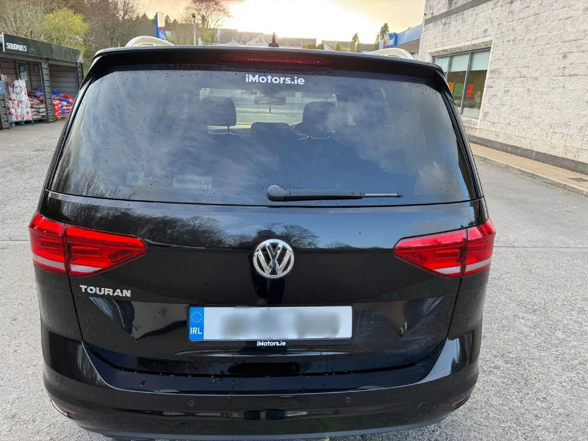 Volkswagen Touran 2018 - Image 1
