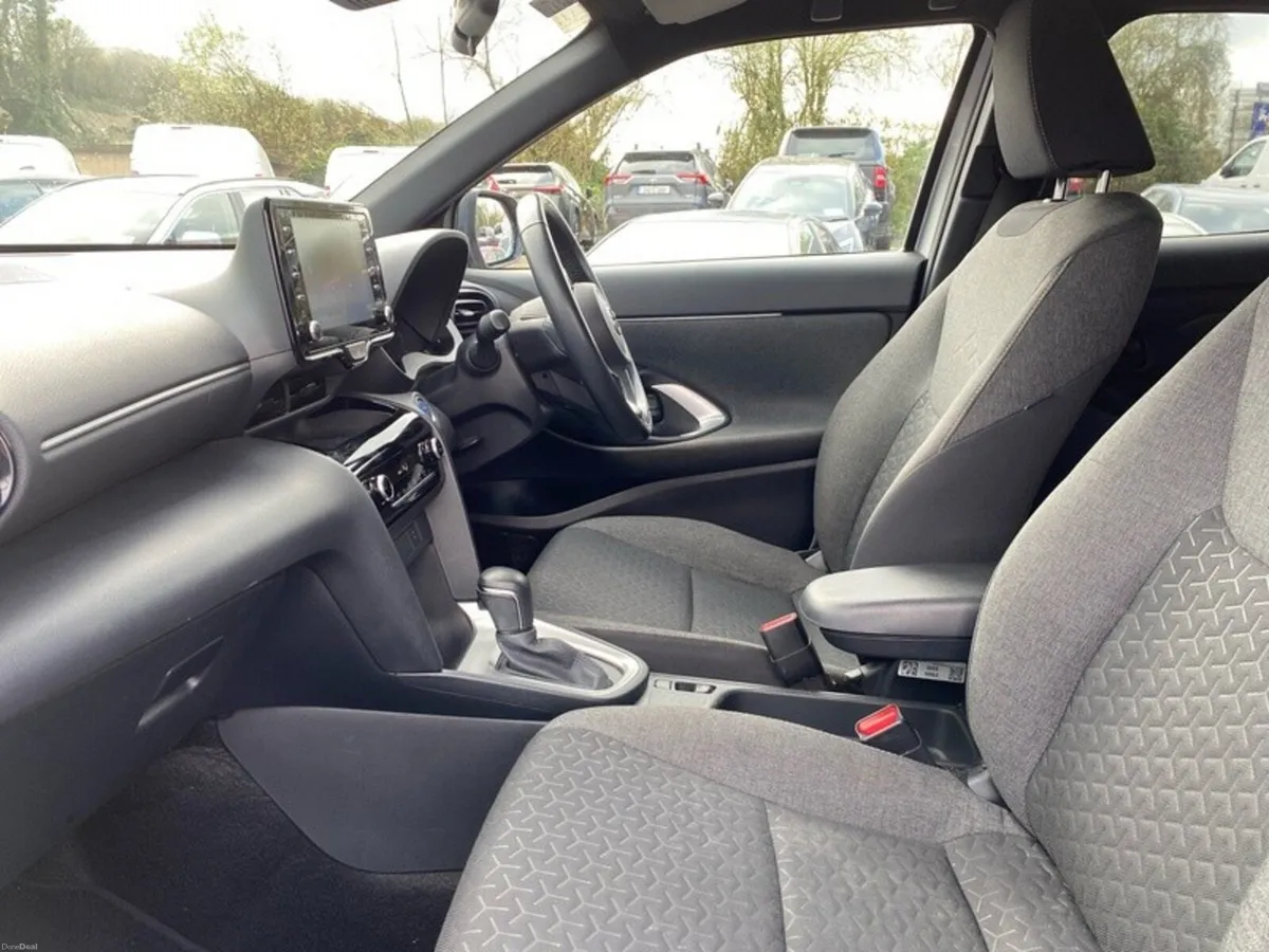 Toyota Yaris Cross CR CROSS LUNA SPORT 4DR AUTO - Image 6