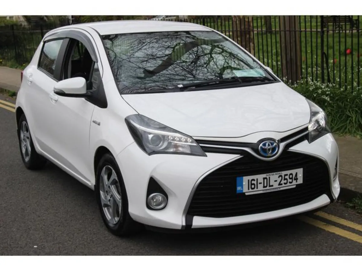 Toyota Yaris Hybrid Luxury MC 5DR Auto - Image 1