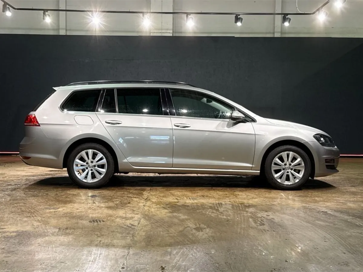 Volkswagen Golf 1.2 AUTOMATIC - ALLOY WHEELS - TSI - Image 3