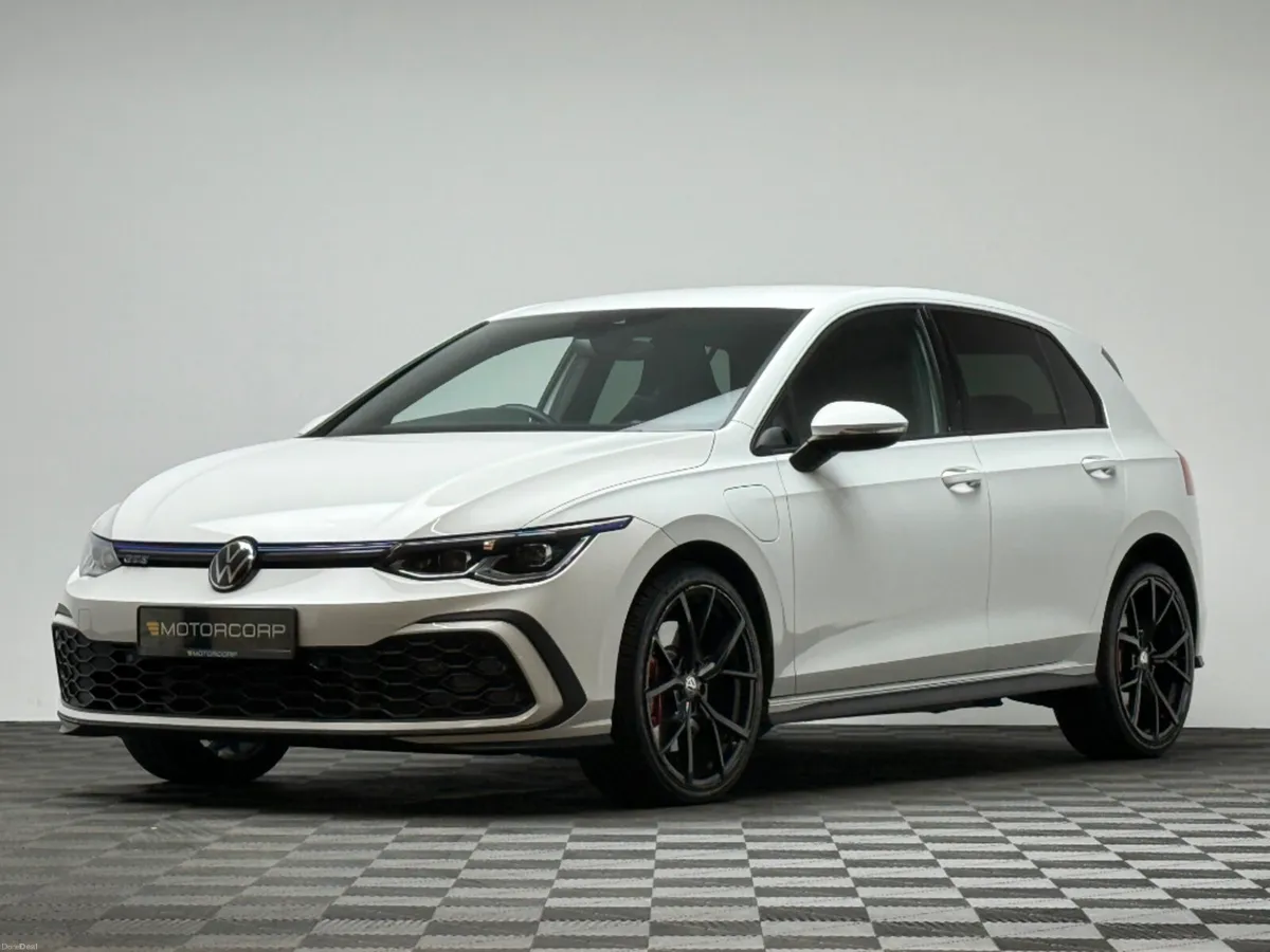Volkswagen Golf GTE 1.5 PHEV 272HP DSG - Image 3