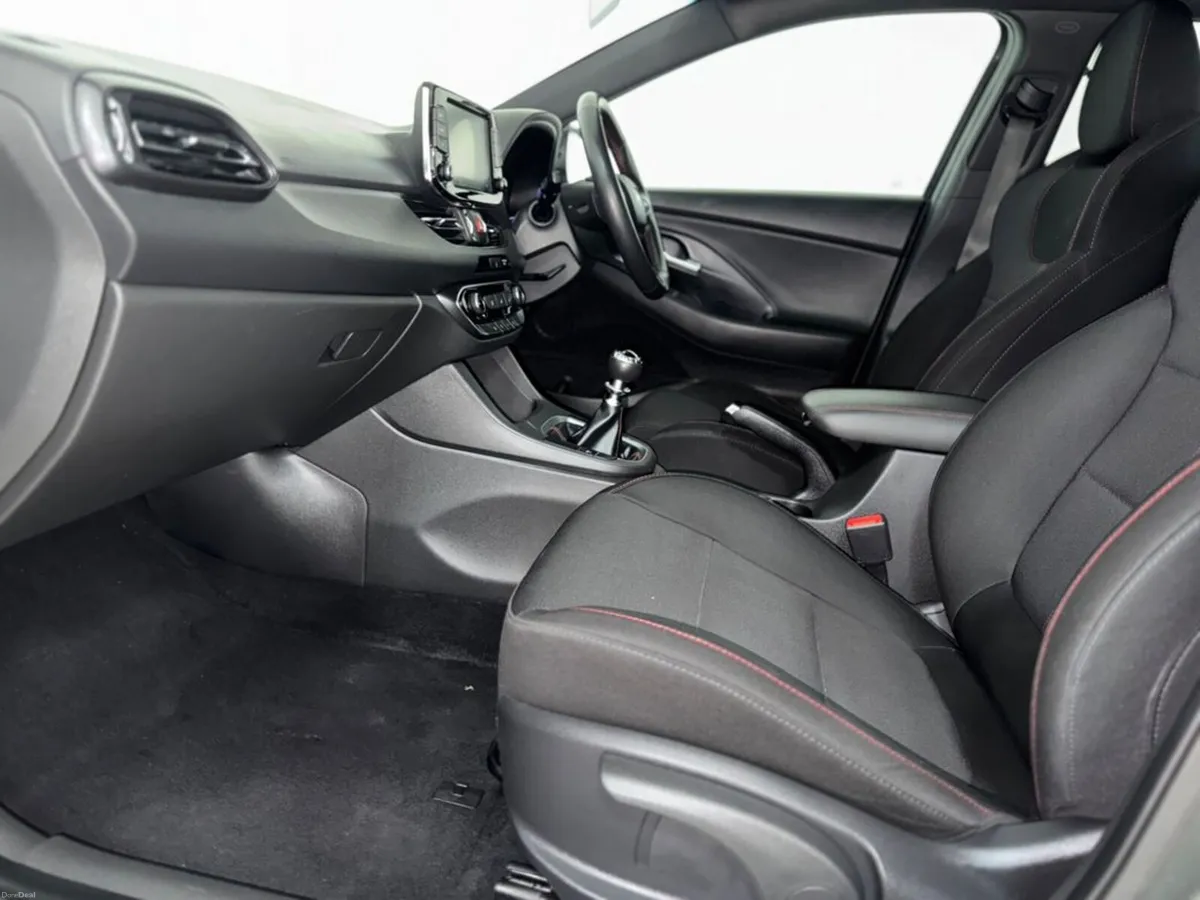 Hyundai i30 i 30 Petrol 5DR - Image 3