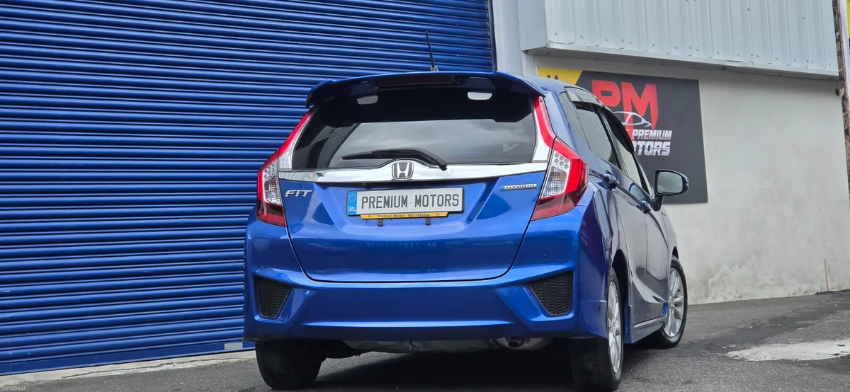 Honda Fit Hybrid - Image 3