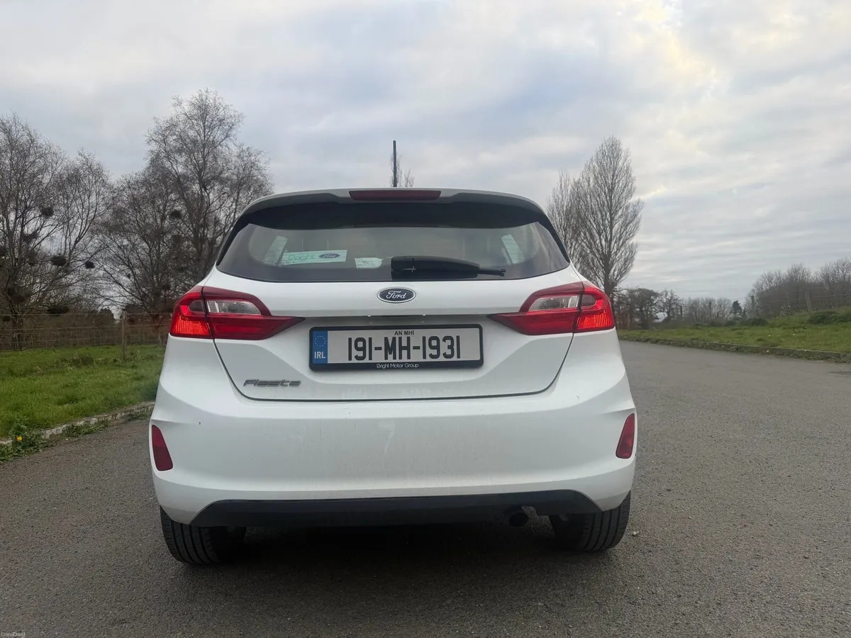 191  Ford Fiesta Zetec - Image 2