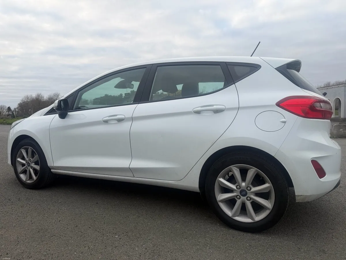 191  Ford Fiesta Zetec - Image 4